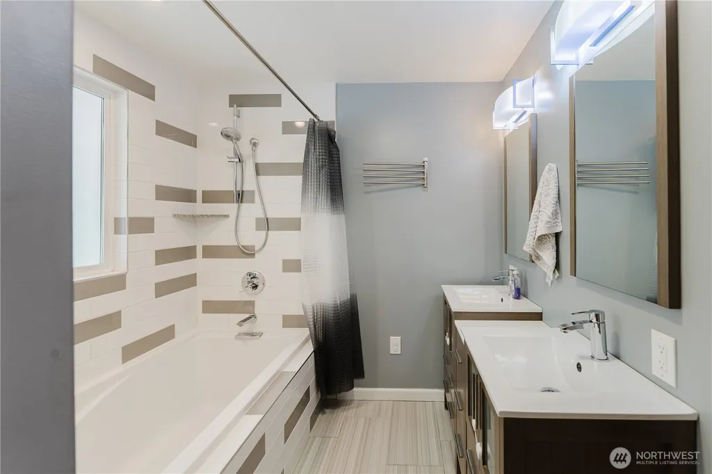 8706 NE 135th Place Kirkland WA 98034
