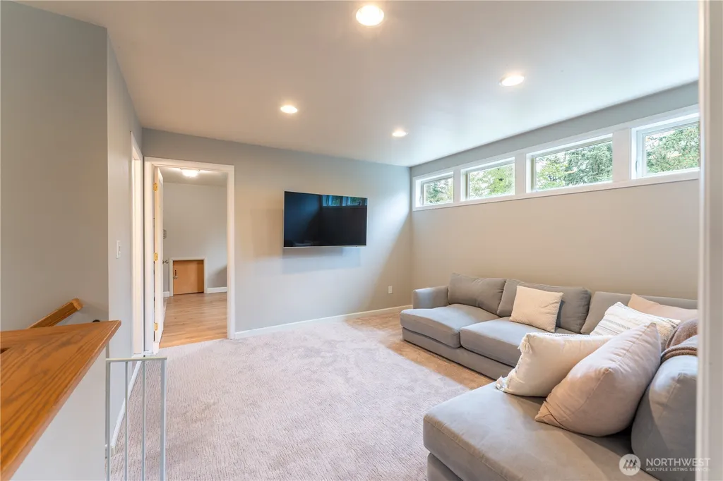 8706 NE 135th Place Kirkland WA 98034
