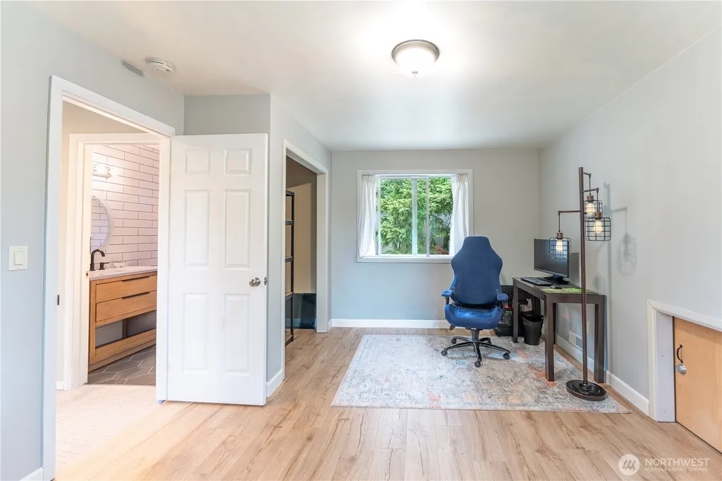 8706 NE 135th Place Kirkland WA 98034