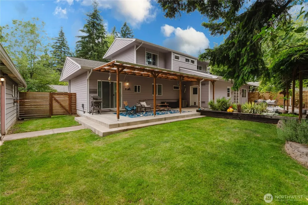 8706 NE 135th Place Kirkland WA 98034