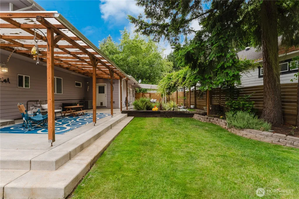 8706 NE 135th Place Kirkland WA 98034