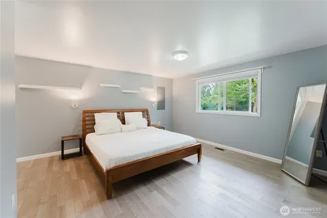 8706 NE 135th Place Kirkland WA 98034