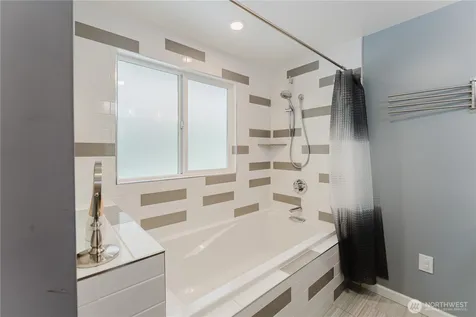 8706 NE 135th Place Kirkland WA 98034