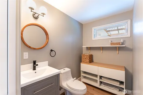 8706 NE 135th Place Kirkland WA 98034
