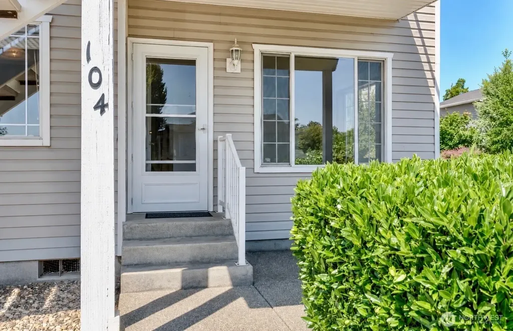 725 Judson Street Lynden WA 98264