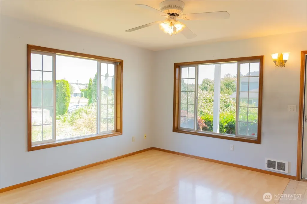 725 Judson Street Lynden WA 98264