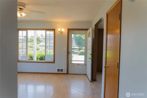 725 Judson Street Lynden WA 98264
