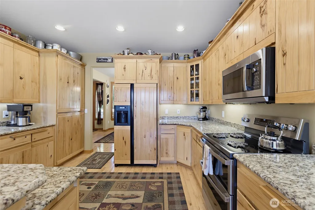 10710 417th Street E Eatonville WA 98328