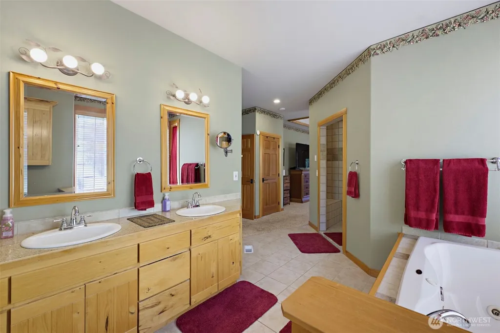 10710 417th Street E Eatonville WA 98328