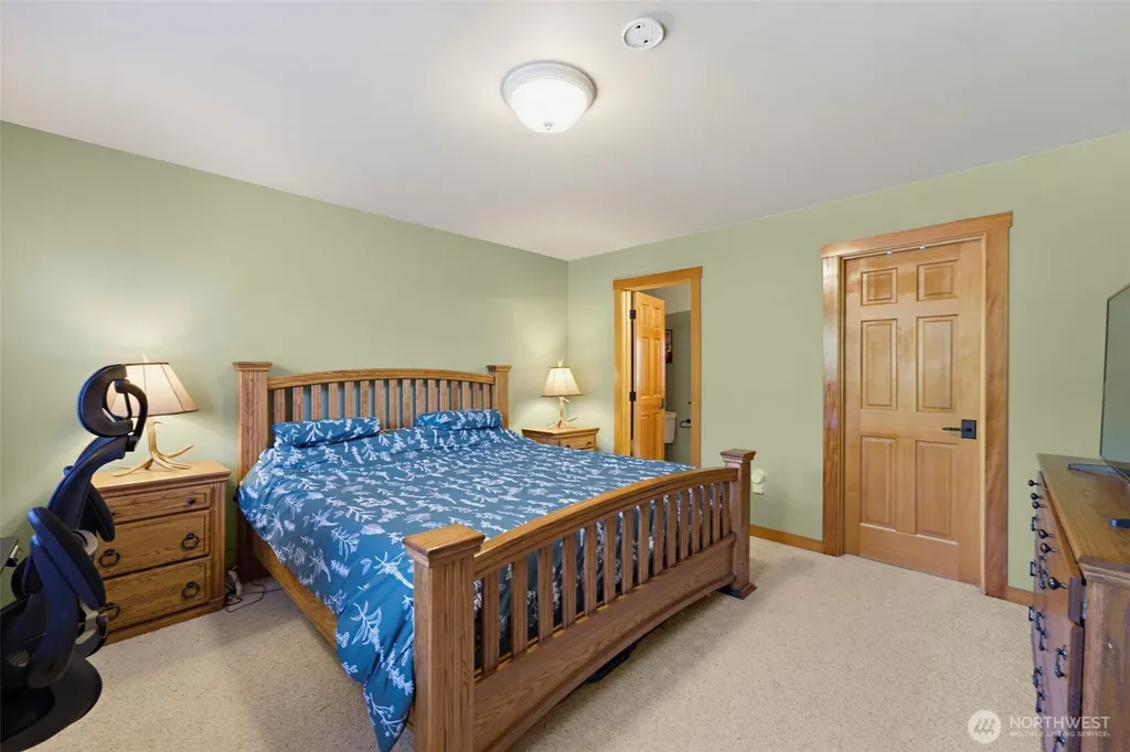 10710 417th Street E Eatonville WA 98328
