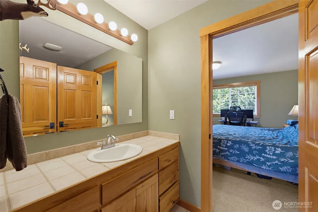 10710 417th Street E Eatonville WA 98328