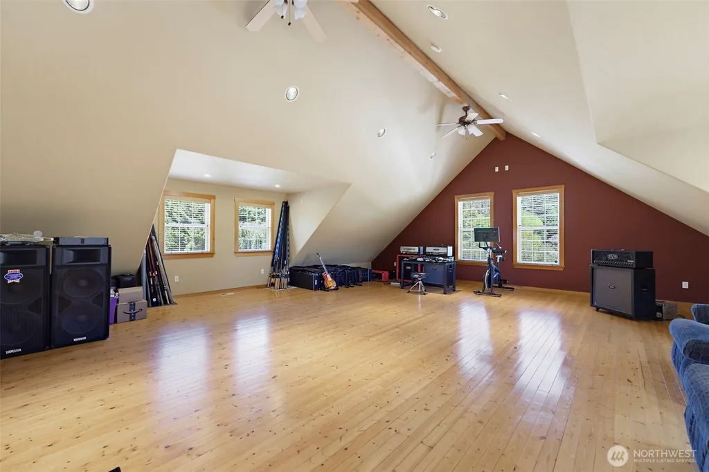 10710 417th Street E Eatonville WA 98328