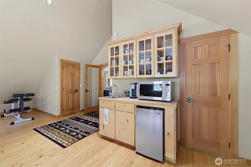 10710 417th Street E Eatonville WA 98328