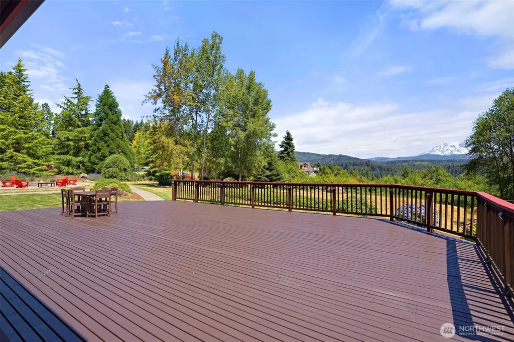 10710 417th Street E Eatonville WA 98328