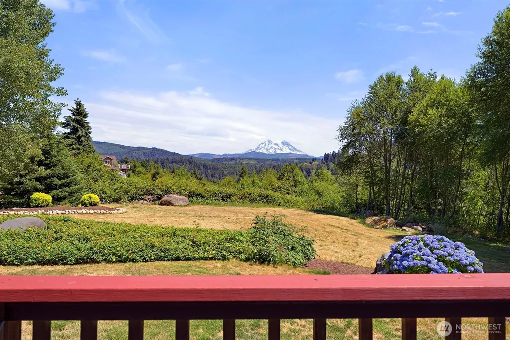 10710 417th Street E Eatonville WA 98328