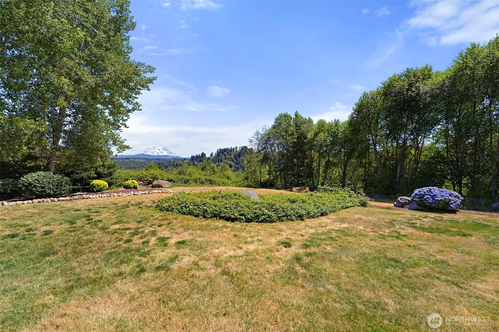 10710 417th Street E Eatonville WA 98328