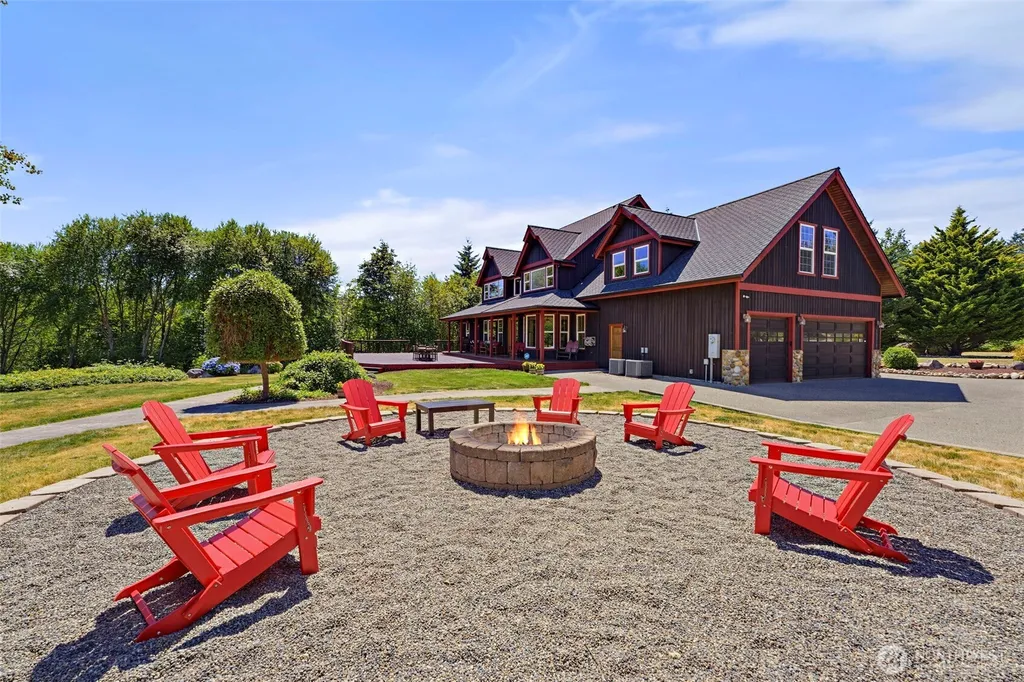 10710 417th Street E Eatonville WA 98328