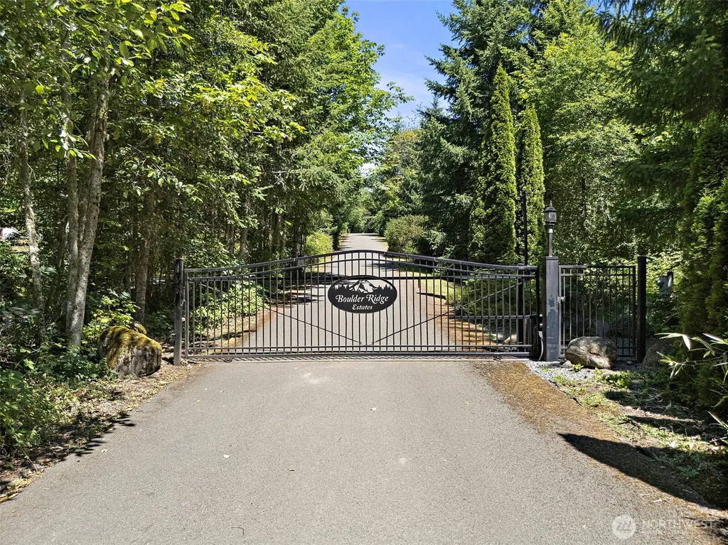 10710 417th Street E Eatonville WA 98328