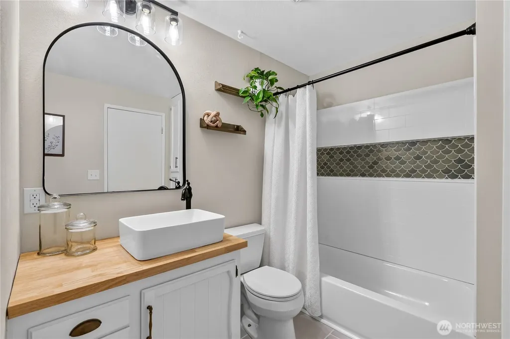 4165 Cougar Road Bellingham WA 98226