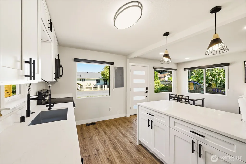 12215 44th Avenue S Tukwila WA 98178