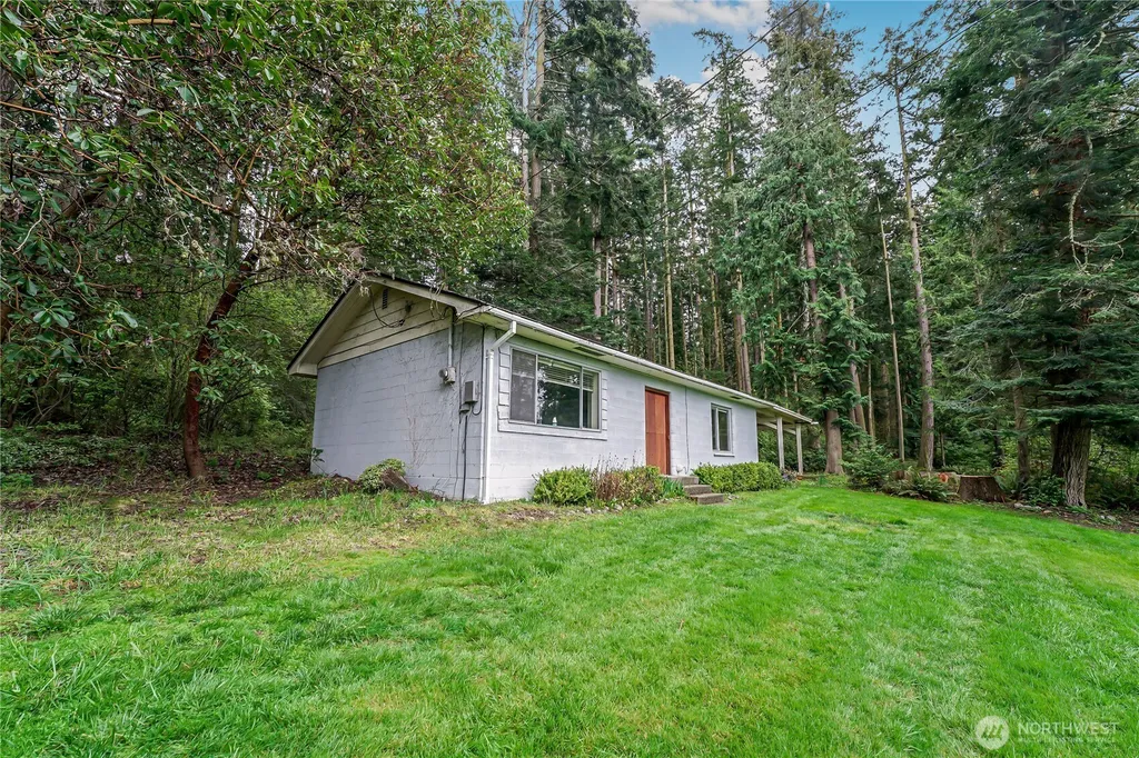 725 N Sunset Drive Camano Island WA 98282