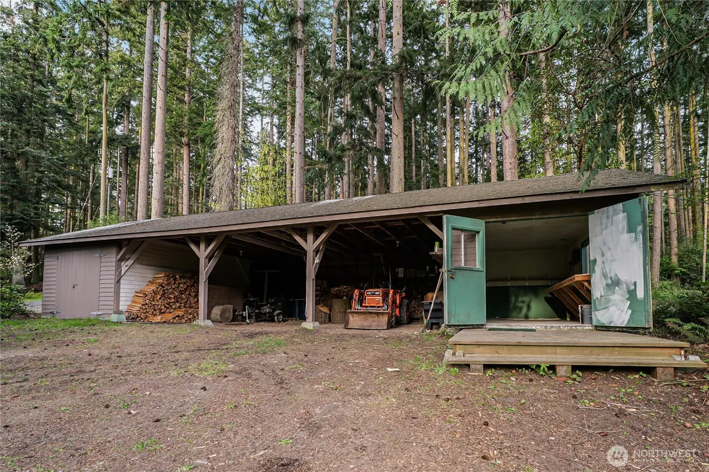 725 N Sunset Drive Camano Island WA 98282