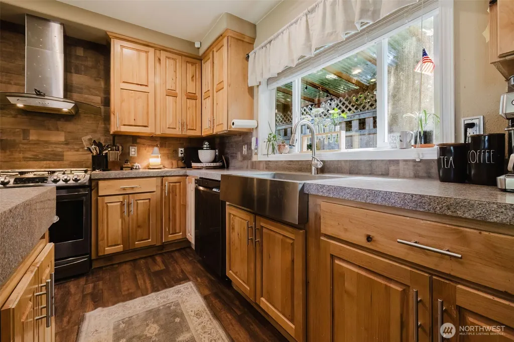 5709 NE Woodburn Road Kingston WA 98346