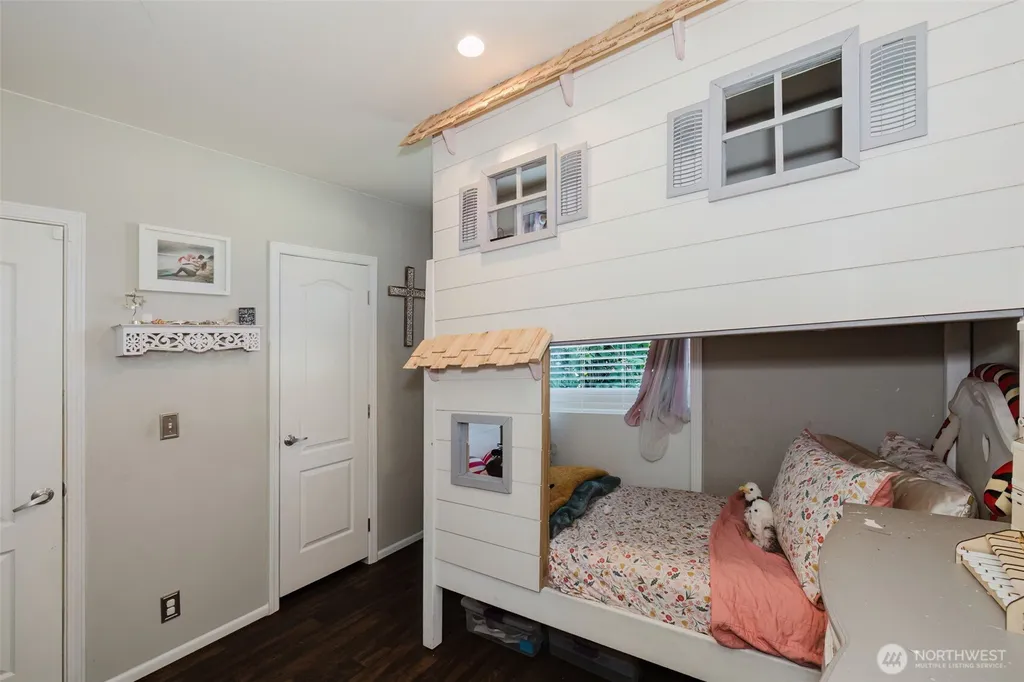 5709 NE Woodburn Road Kingston WA 98346