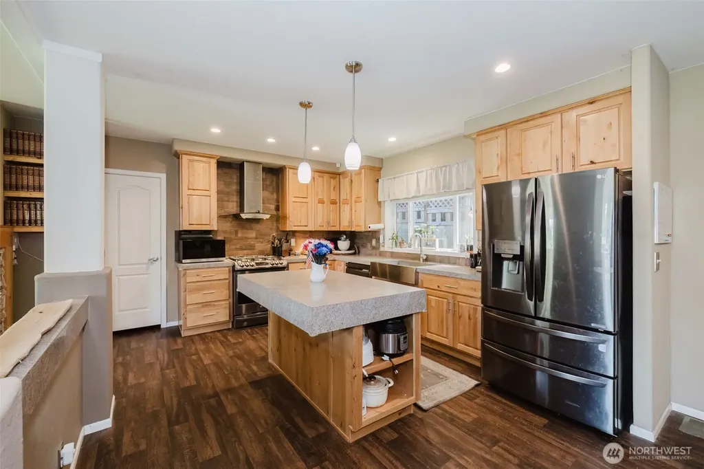 5709 NE Woodburn Road Kingston WA 98346