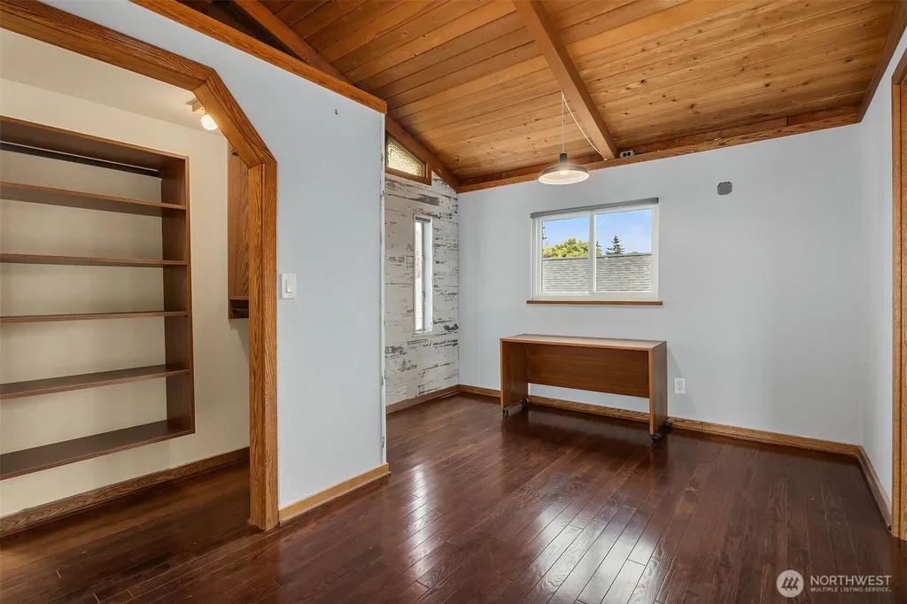 7712 23rd Avenue NW Seattle WA 98117