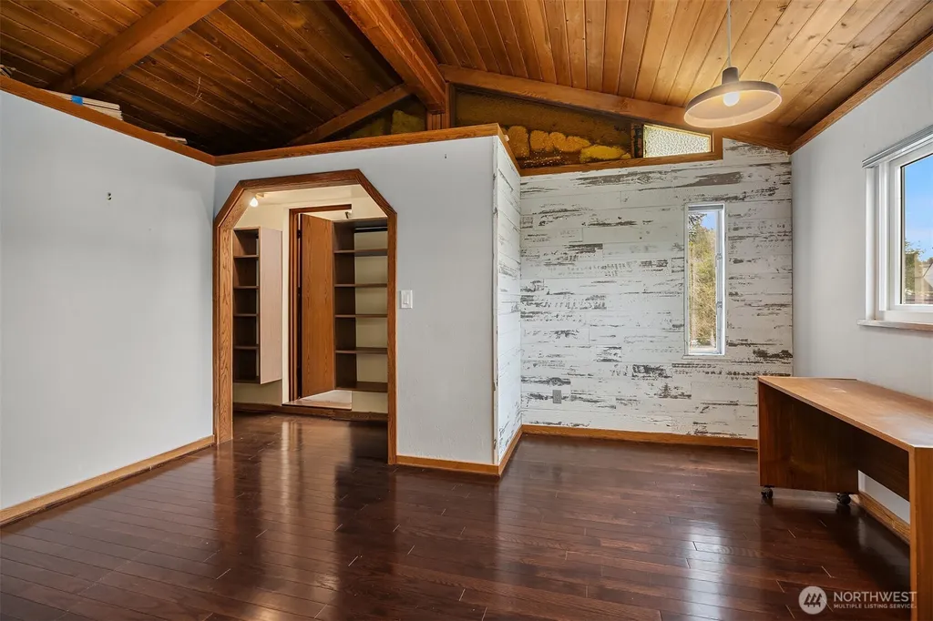 7712 23rd Avenue NW Seattle WA 98117