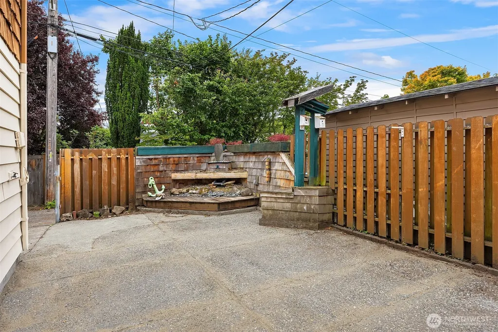 7712 23rd Avenue NW Seattle WA 98117