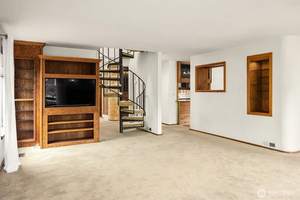 7712 23rd Avenue NW Seattle WA 98117