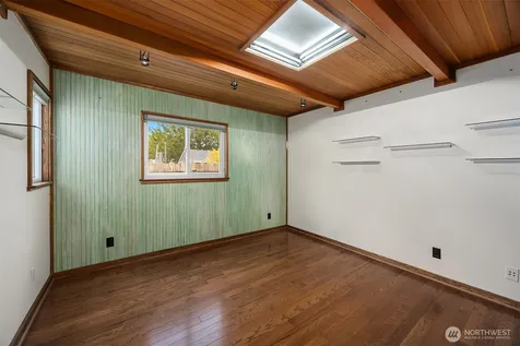 7712 23rd Avenue NW Seattle WA 98117