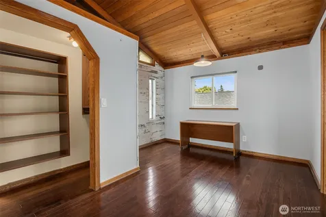 7712 23rd Avenue NW Seattle WA 98117