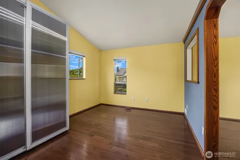 7712 23rd Avenue NW Seattle WA 98117