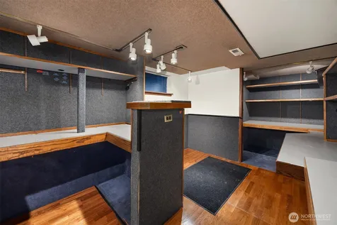 7712 23rd Avenue NW Seattle WA 98117