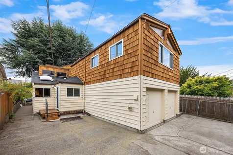 7712 23rd Avenue NW Seattle WA 98117