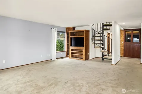 7712 23rd Avenue NW Seattle WA 98117