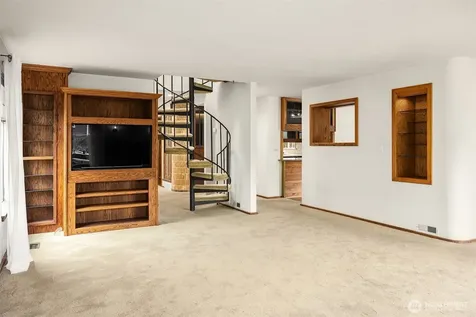 7712 23rd Avenue NW Seattle WA 98117