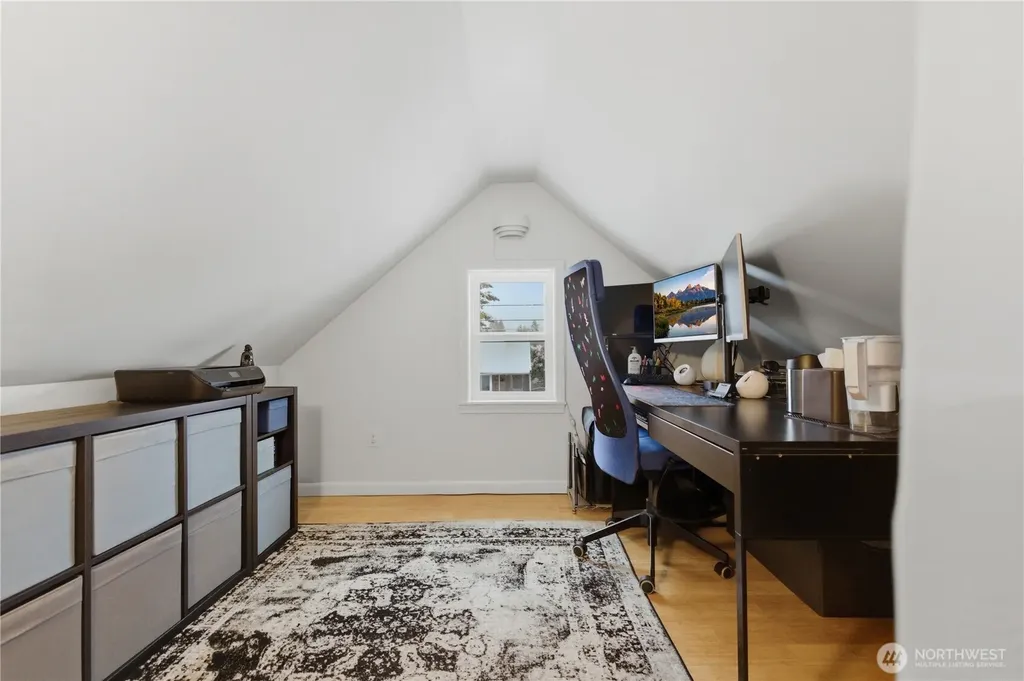 10611 2nd Place SW Seattle WA 98146
