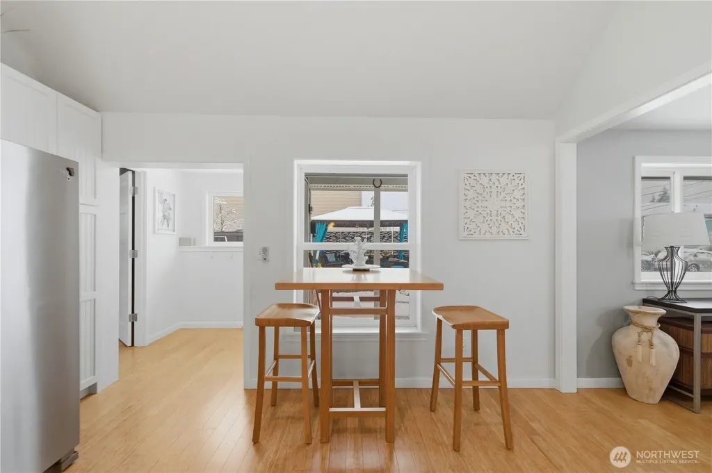 10611 2nd Place SW Seattle WA 98146