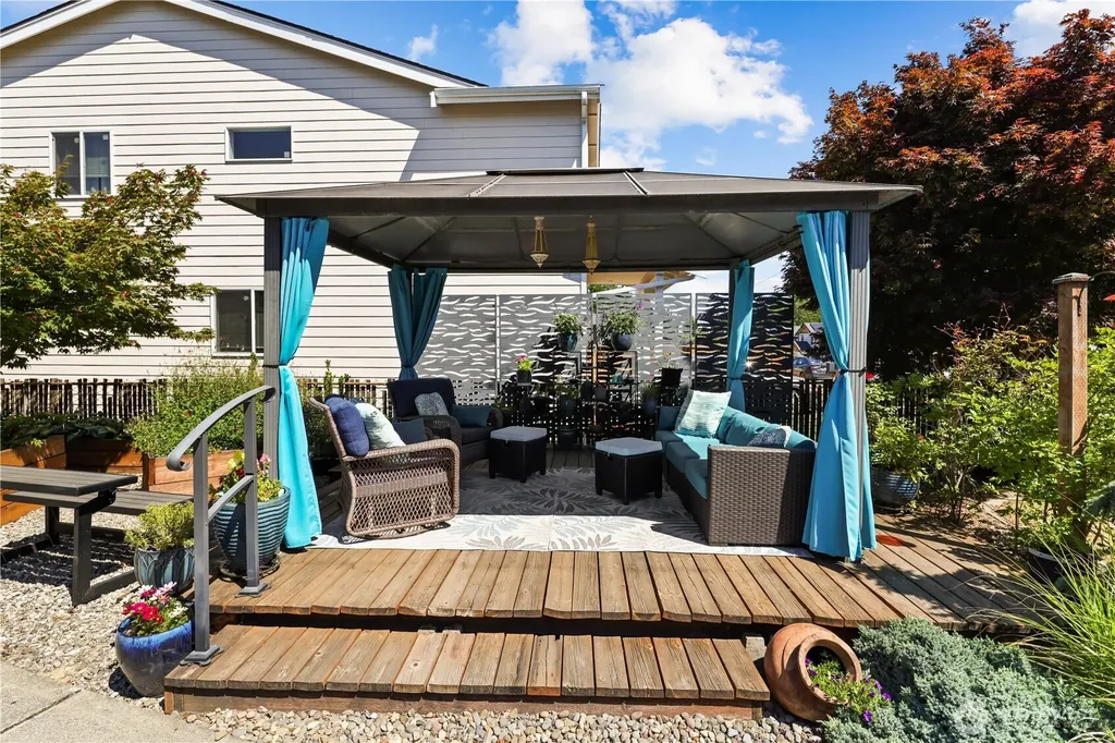 10611 2nd Place SW Seattle WA 98146