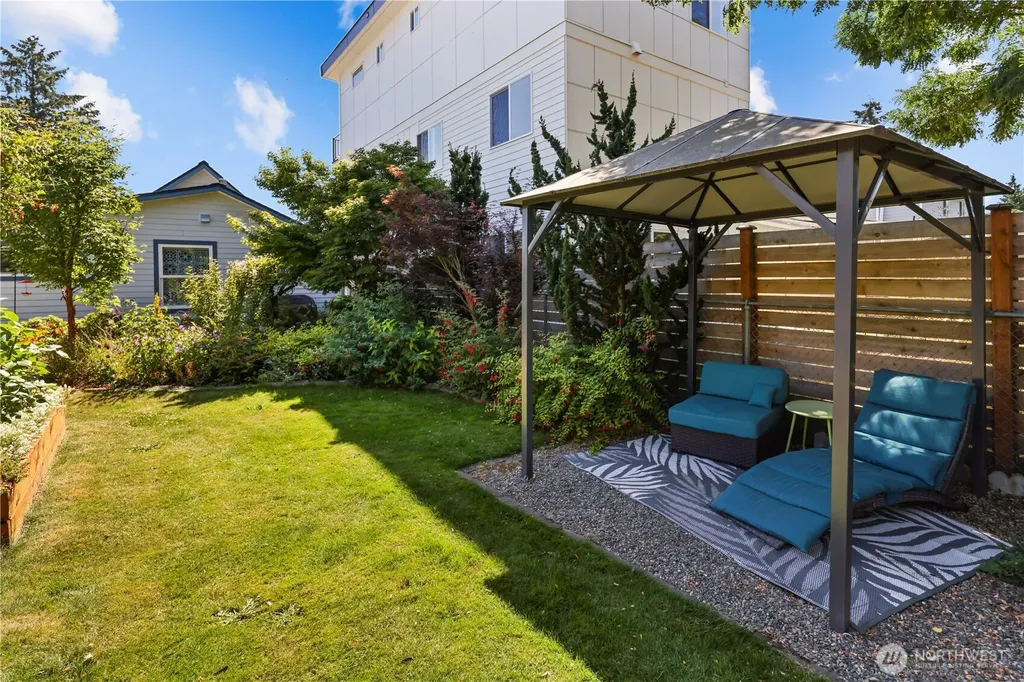 10611 2nd Place SW Seattle WA 98146