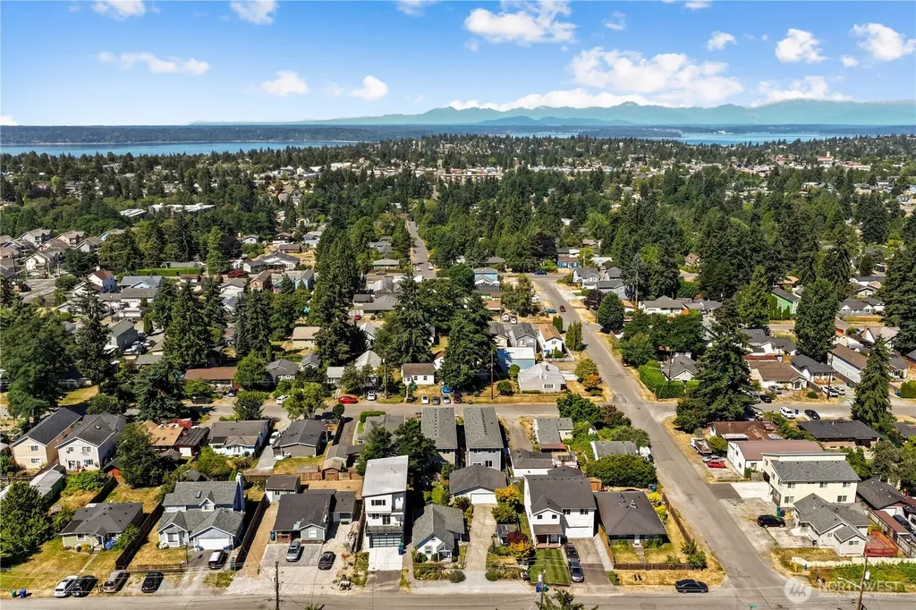 10611 2nd Place SW Seattle WA 98146