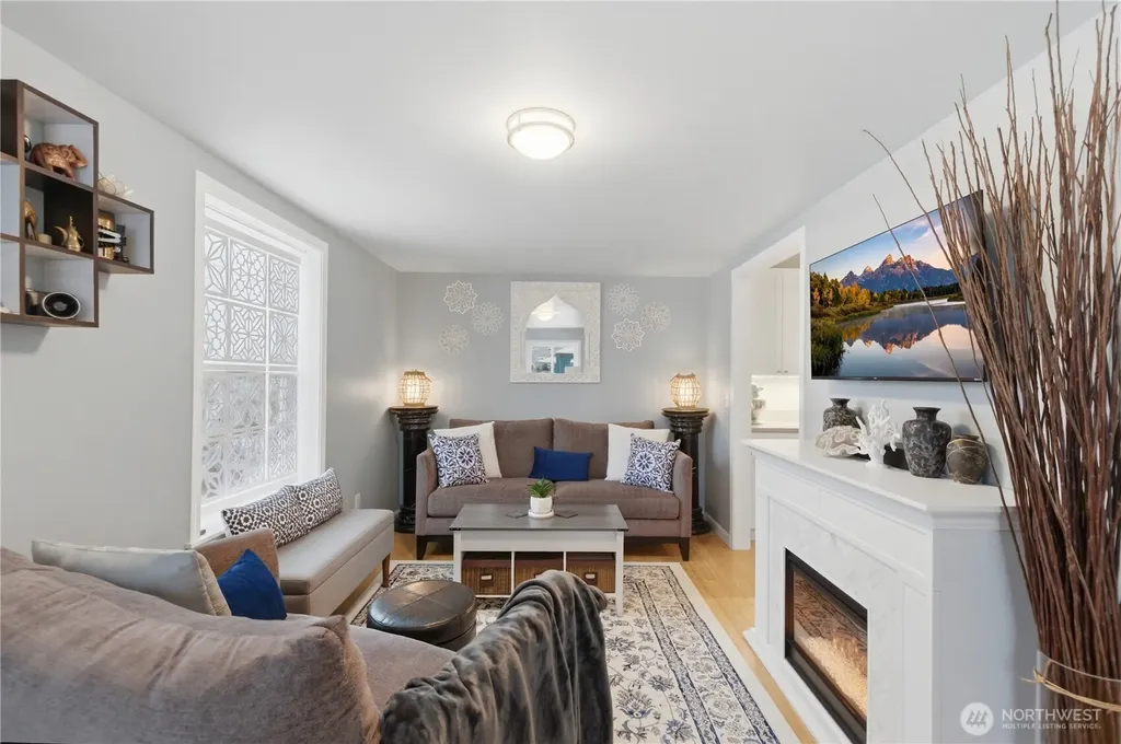 10611 2nd Place SW Seattle WA 98146