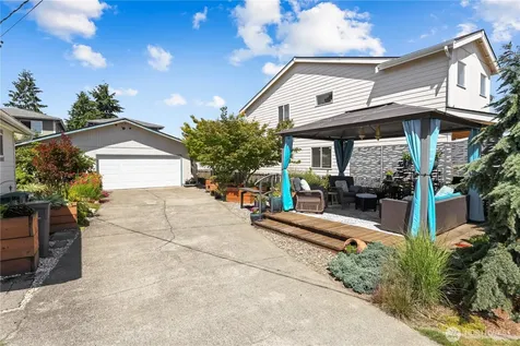 10611 2nd Place SW Seattle WA 98146