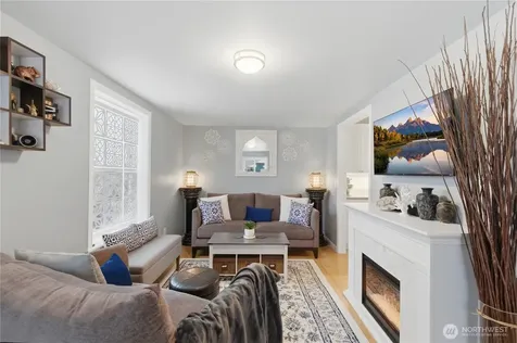 10611 2nd Place SW Seattle WA 98146