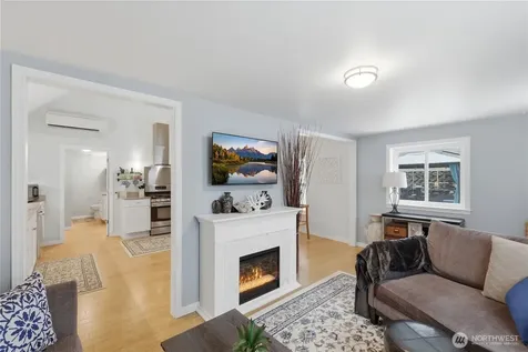10611 2nd Place SW Seattle WA 98146
