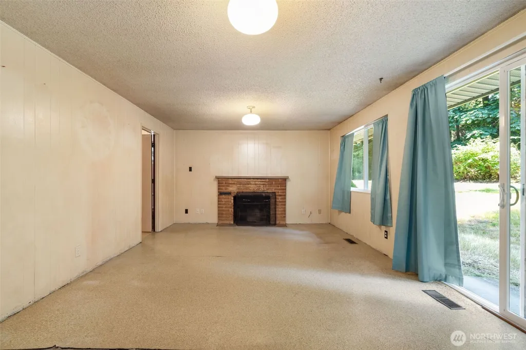 535 Surfcrest Place NE Poulsbo WA 98370